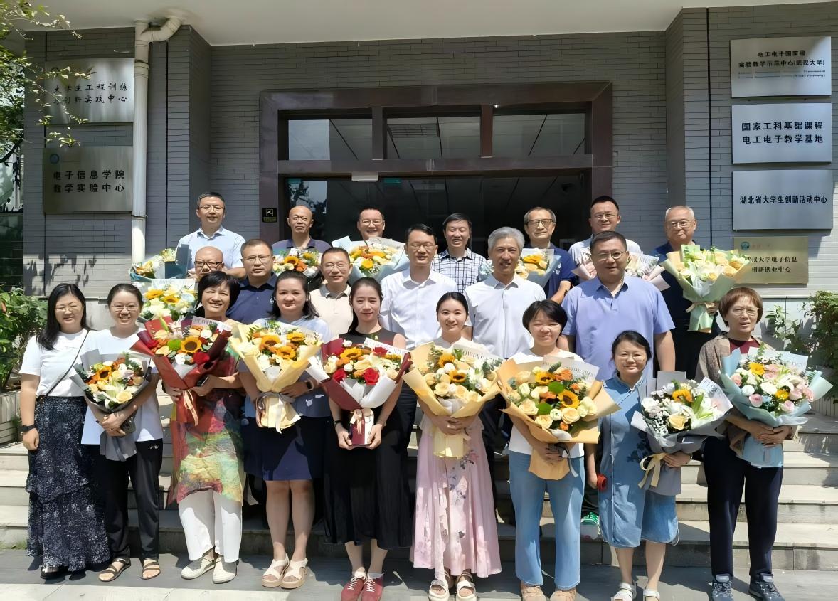 大力弘扬教育家精神，共筑尊师重教风尚——我院教师在学校教师节表彰大会荣获多项嘉奖，学院同步开展走访慰问活动